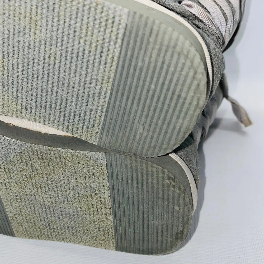 Old Navy Kids Gray Star‎ Print Cozy Lined Winter Emu Boots Size 8 2TAirwalk